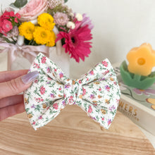 Load image into Gallery viewer, &quot;Flower Garden&quot; Bowtie
